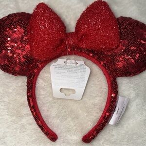 Disney Minnie Mouse Red Sequin Ears Headband Theme Park NEW PLUS A FREE GIFT